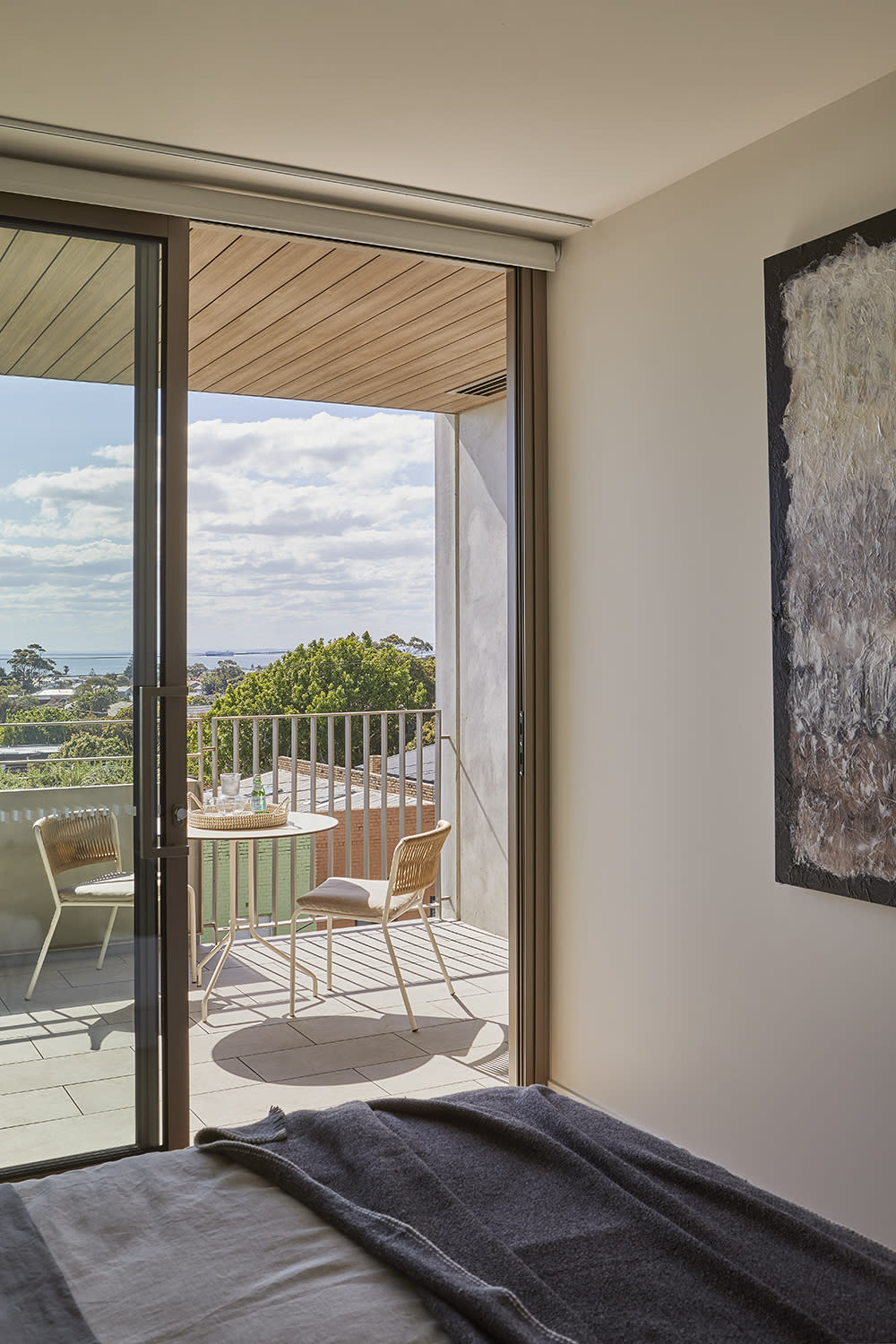 Hampton Hill | By Lowe Living