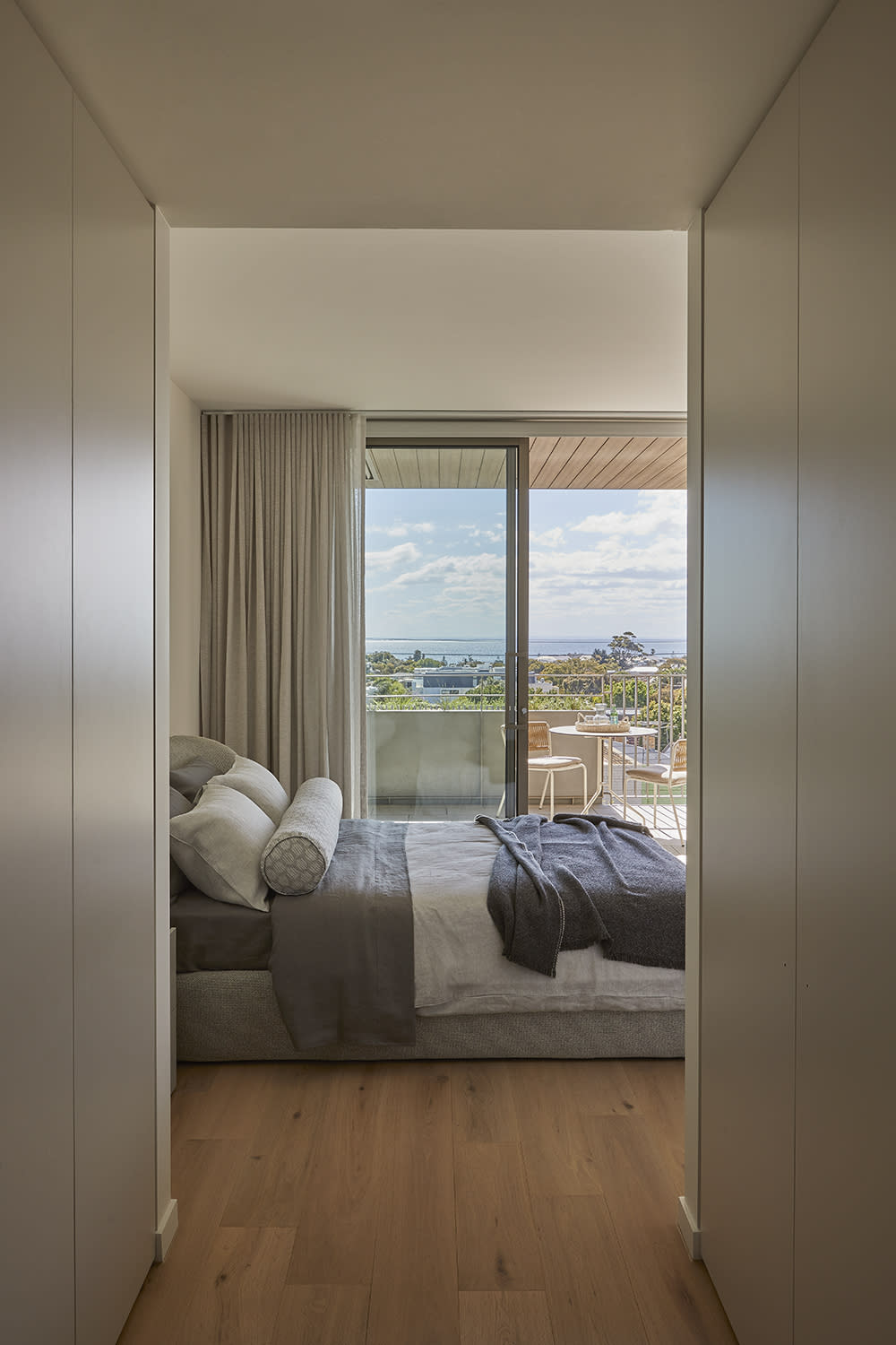 Hampton Hill | By Lowe Living