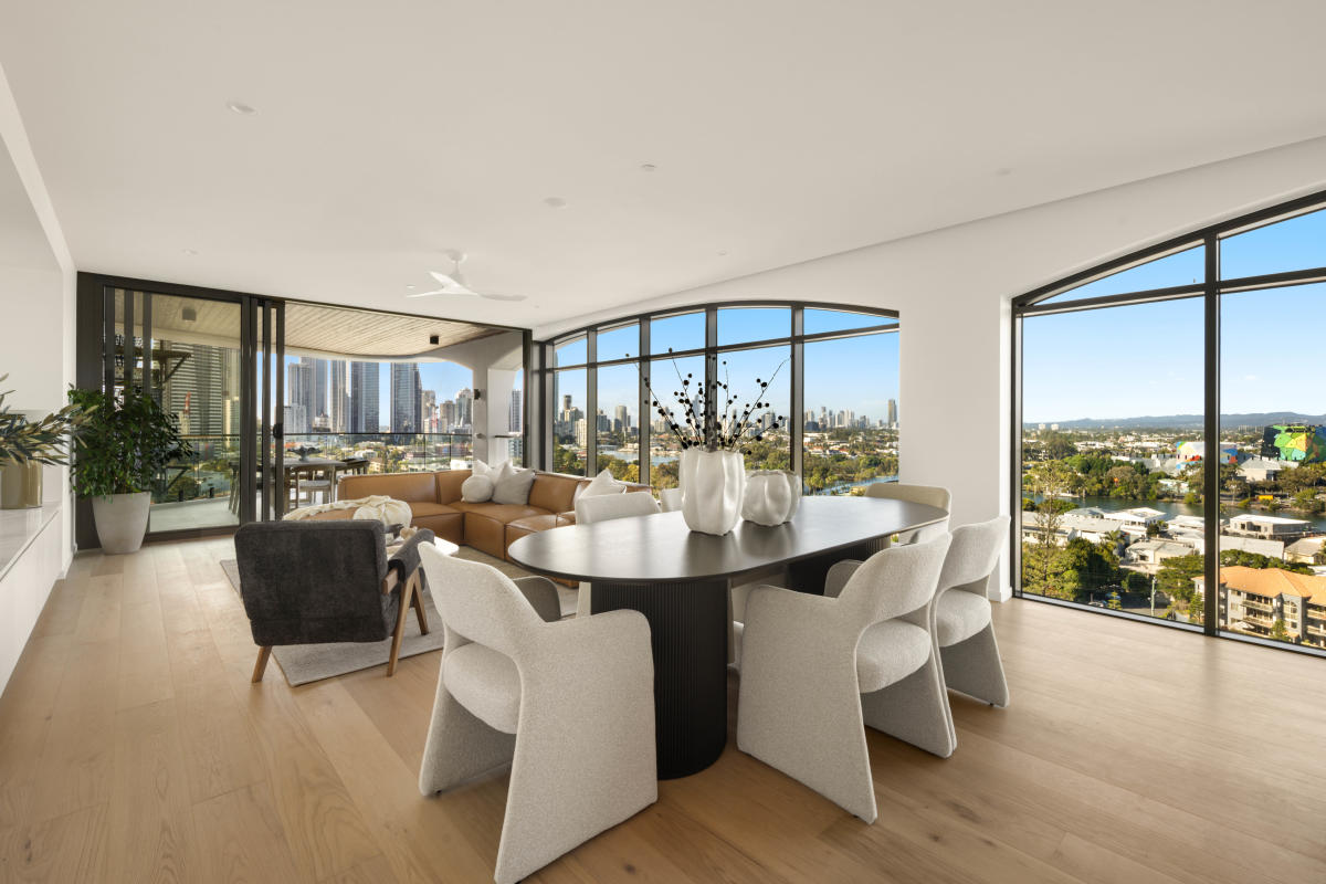 Greenwich, Surfers Paradise