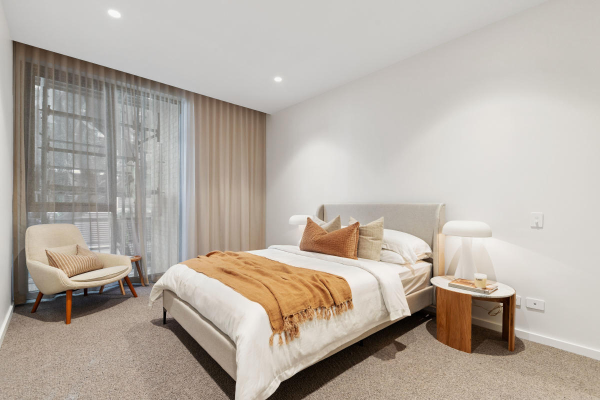 Broadway on the Bay, Crawley