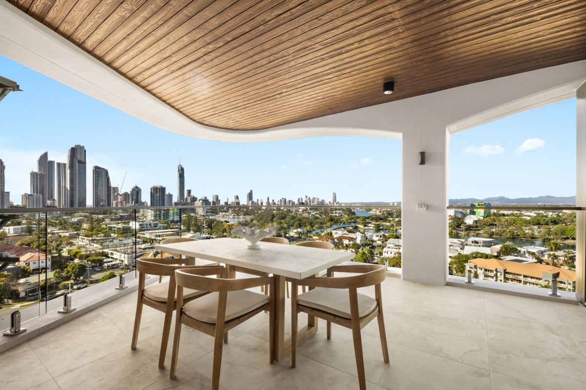 Greenwich, Surfers Paradise