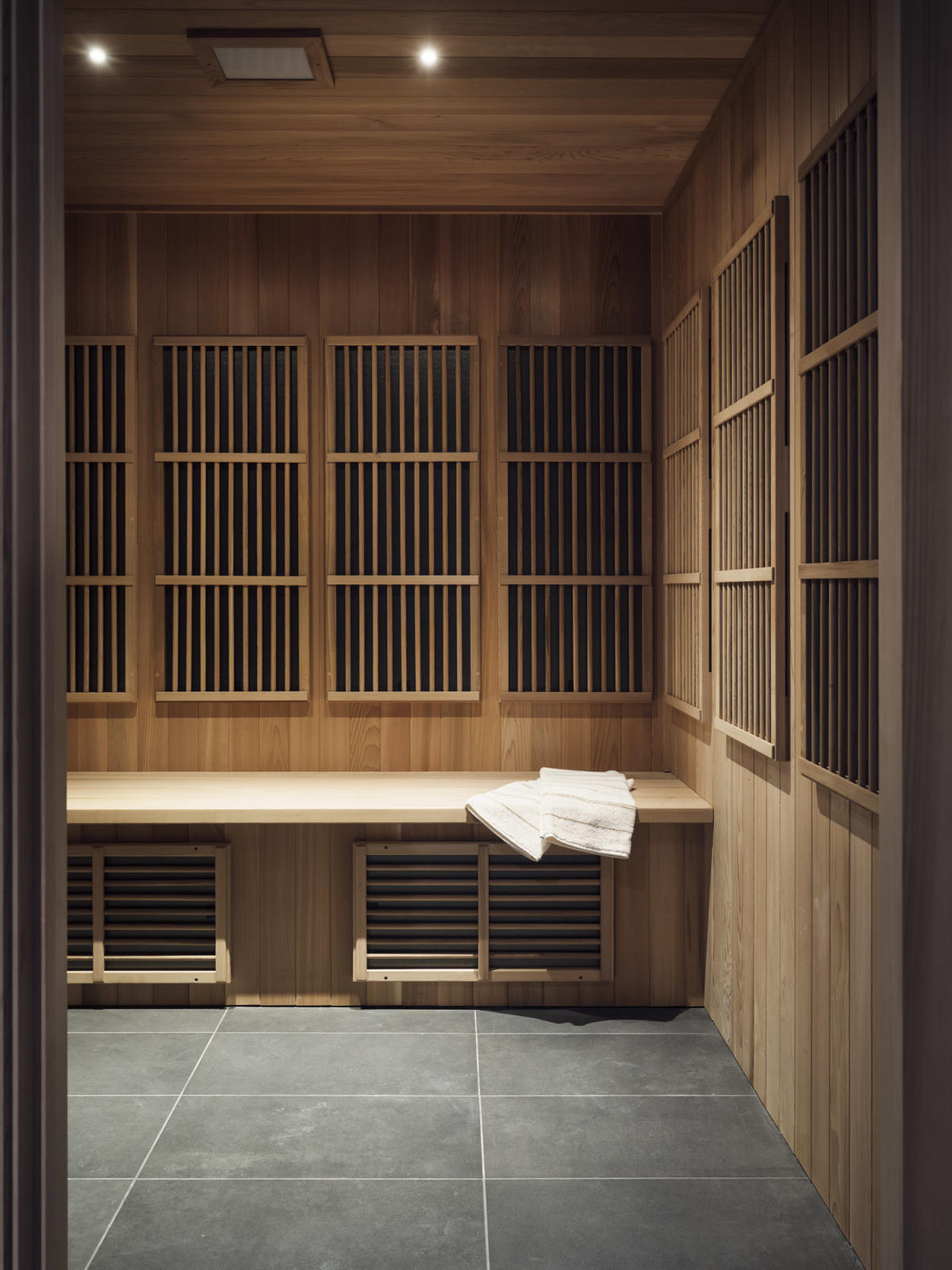 Broadway on the Bay, Crawley