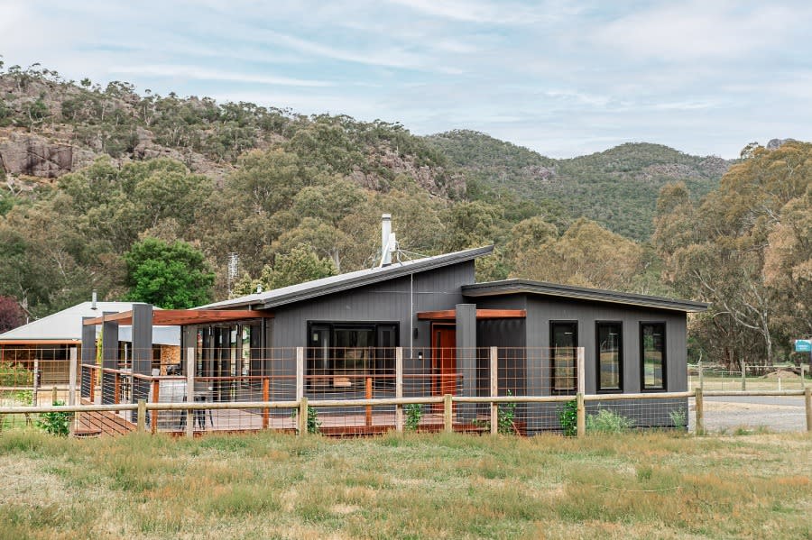 Swanbuild, VIC Swanbuild, VIC