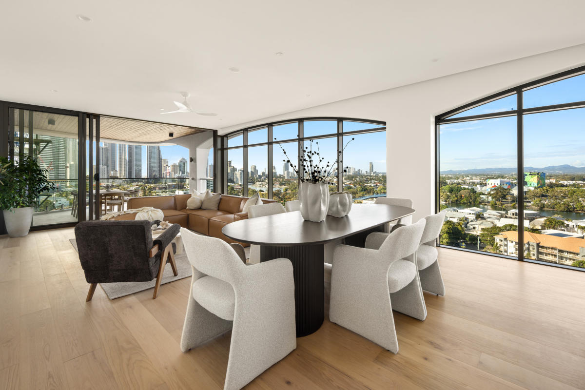 Greenwich, Surfers Paradise