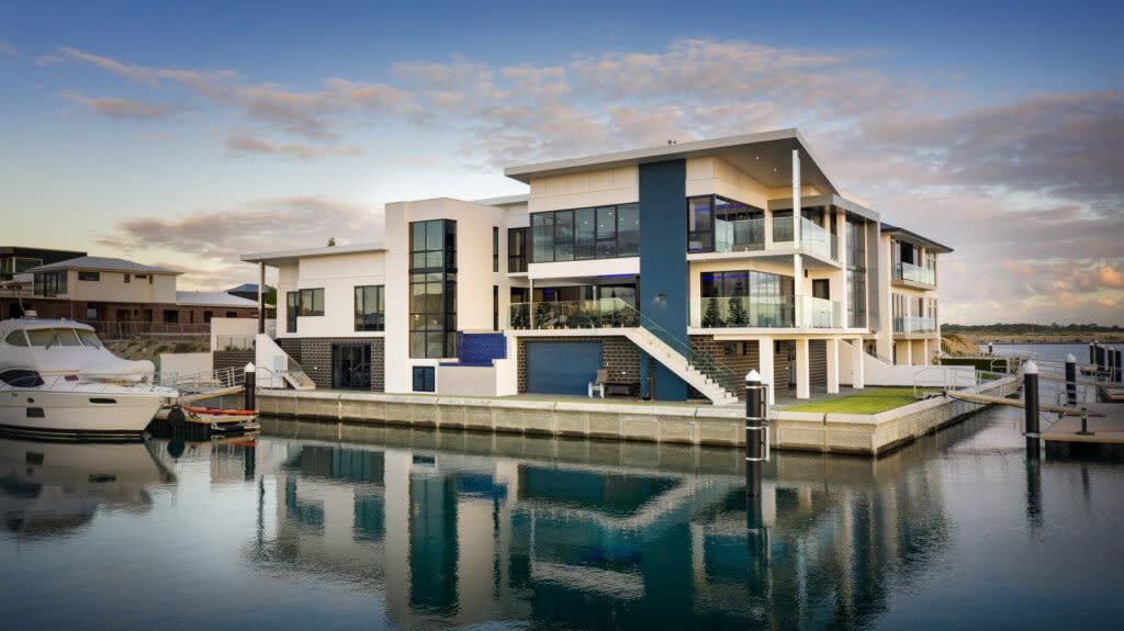 Seacrest Homes, WA