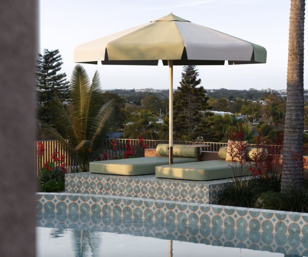 Jardinia, Yeronga