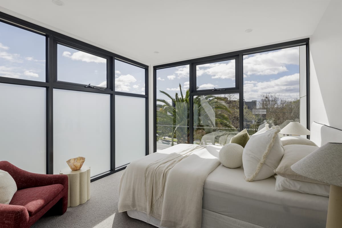 Lori, Glen Iris