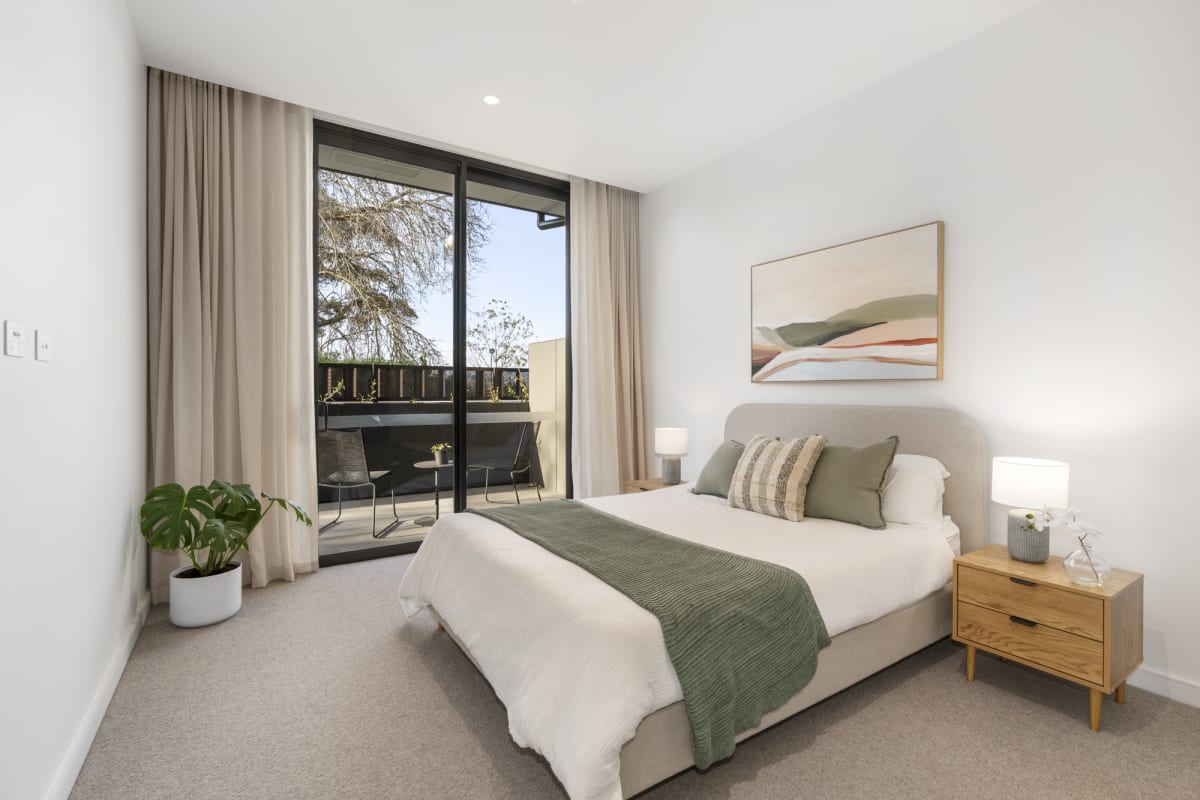 Threadneedle, Balwyn