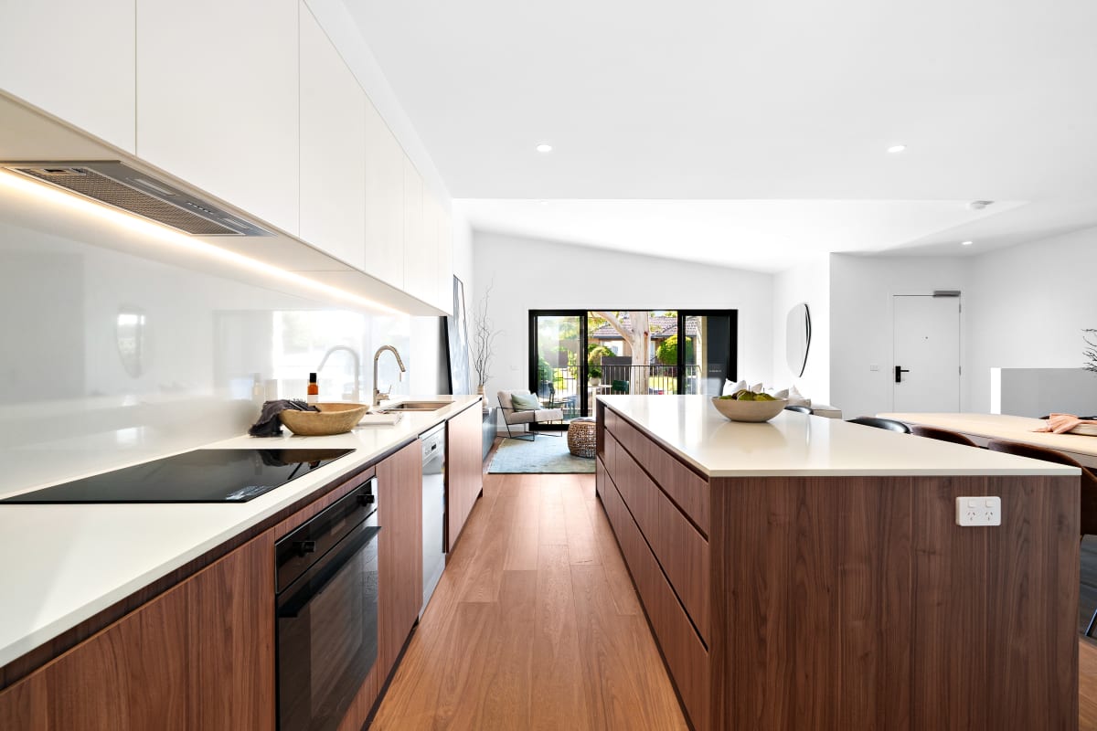 Kingloch Parade, Wantirna