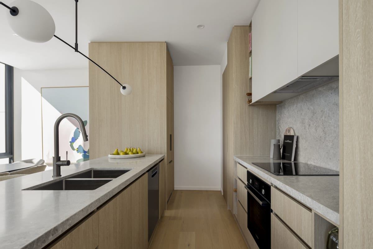 Lori, Glen Iris