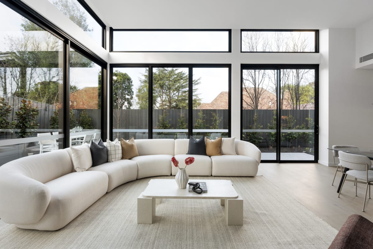 Threadneedle, Balwyn