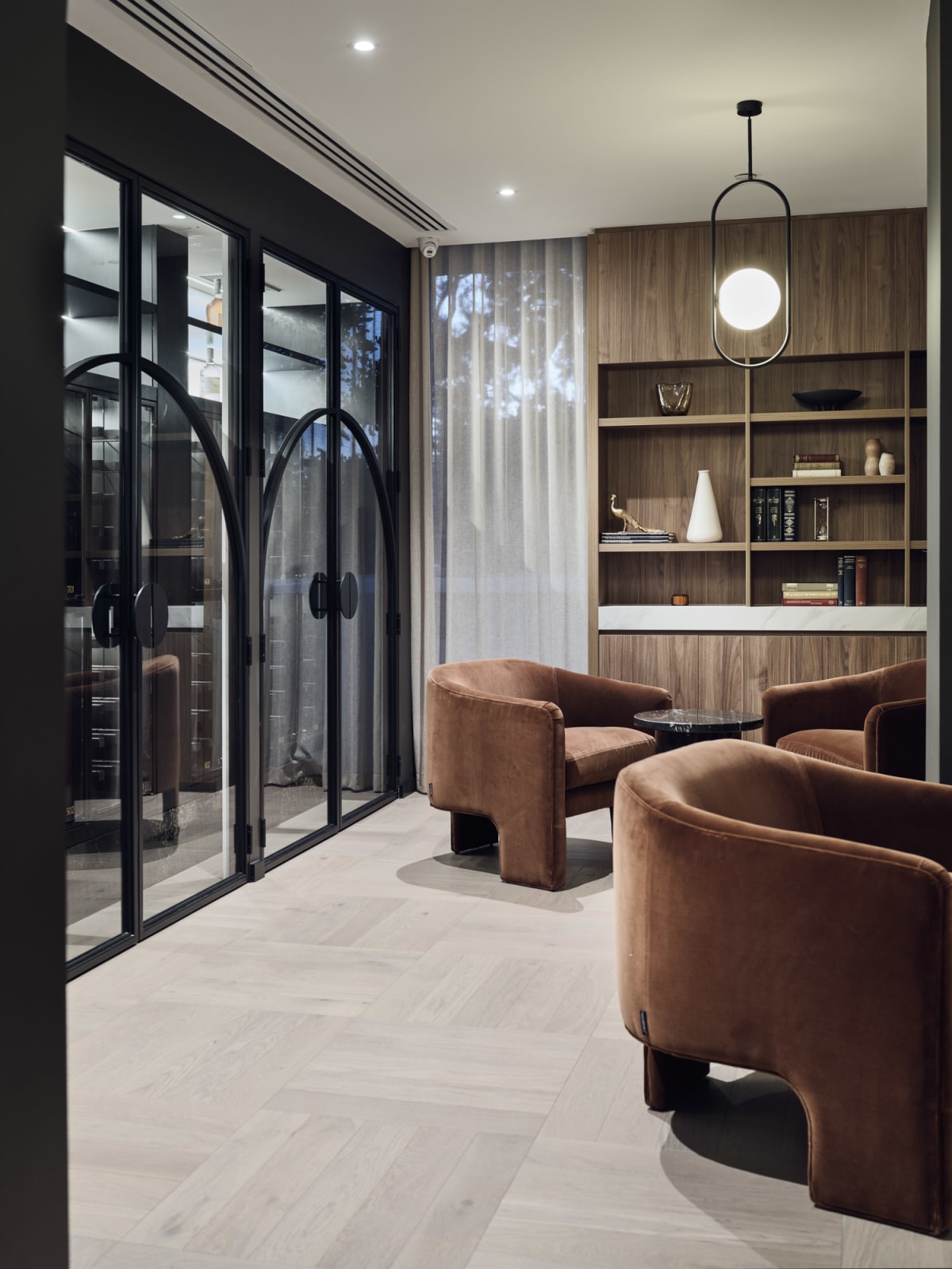 Broadway on the Bay, Crawley