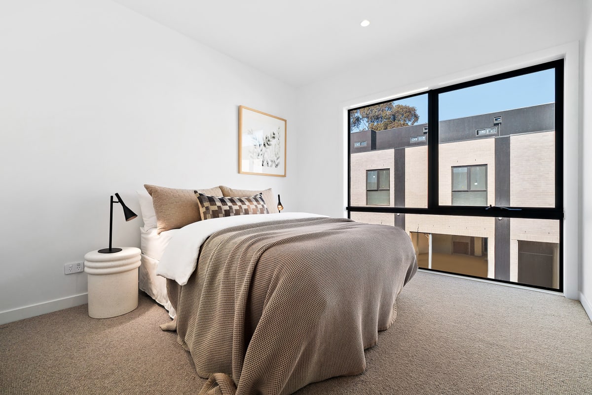 Kingloch Parade, Wantirna