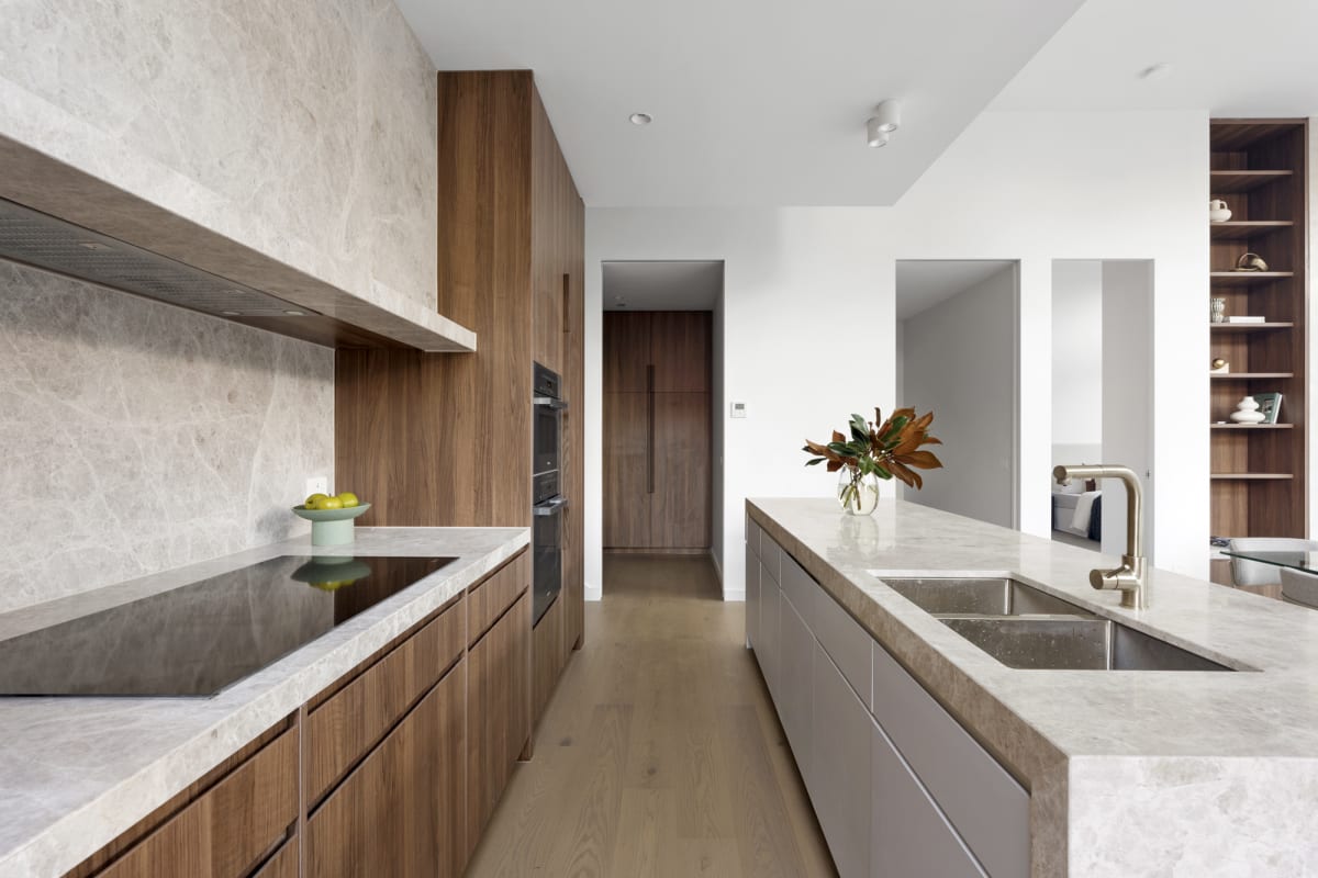 Threadneedle, Balwyn