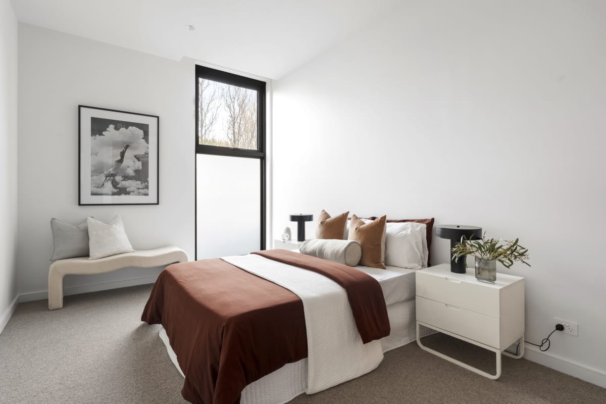 Threadneedle, Balwyn