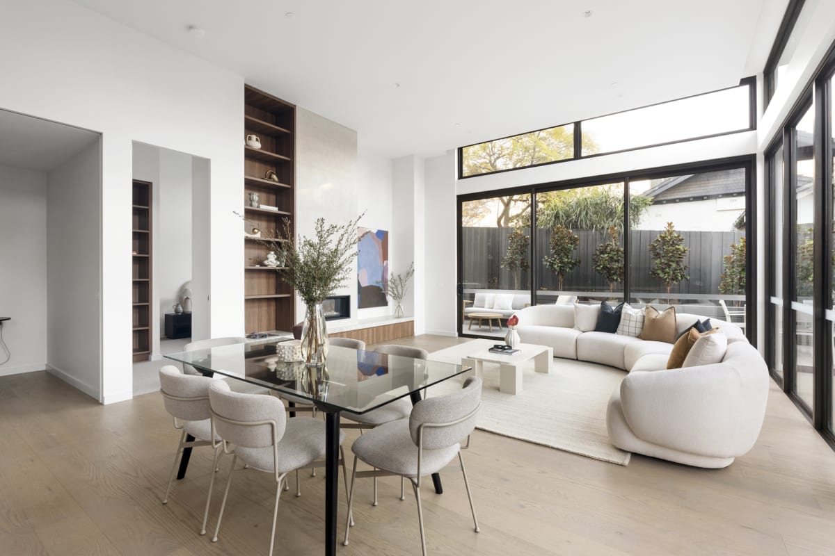 Threadneedle, Balwyn