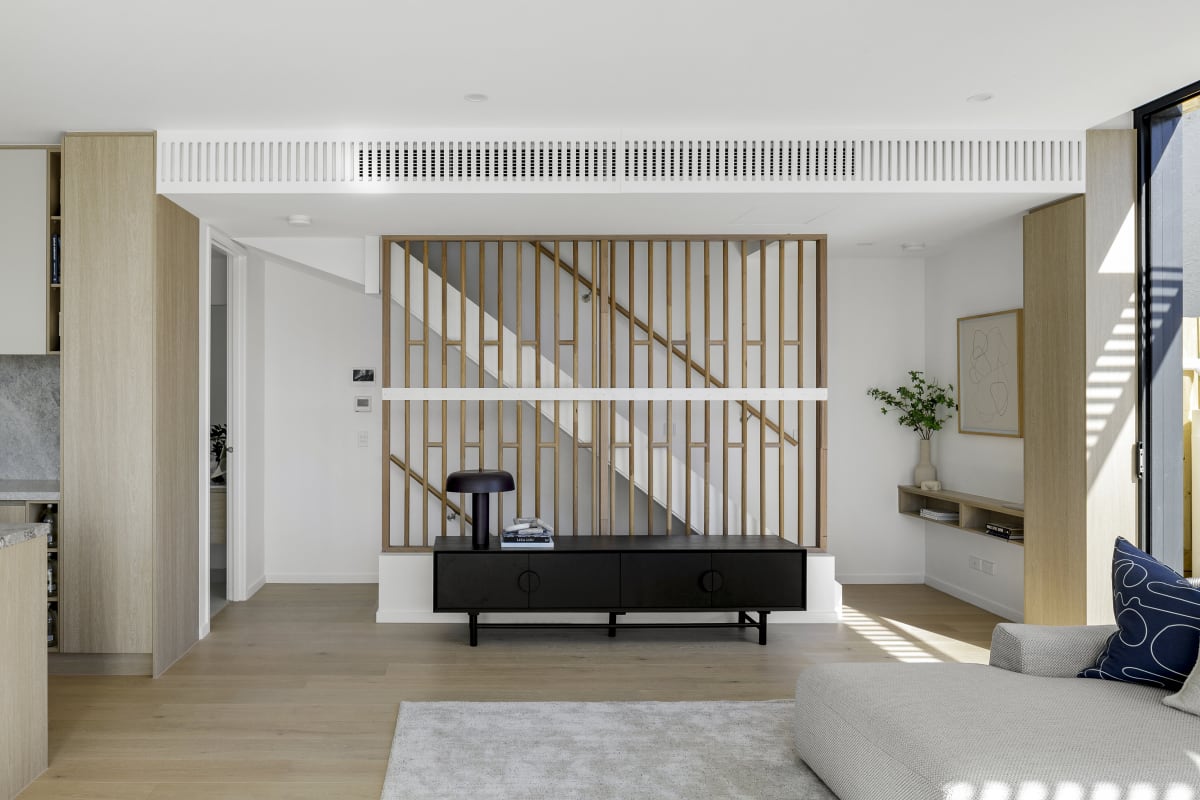 Lori, Glen Iris