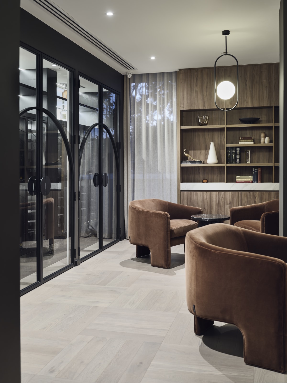 Broadway on the Bay, Crawley