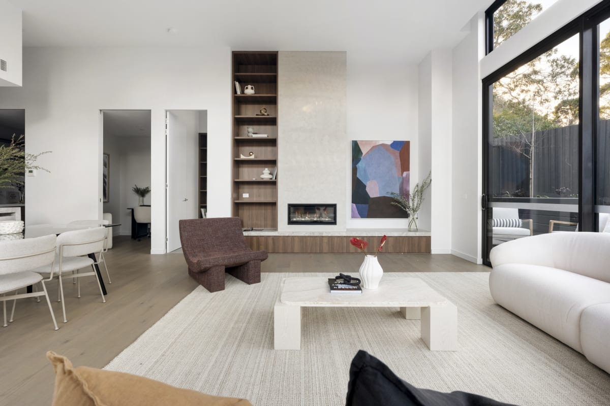 Threadneedle, Balwyn