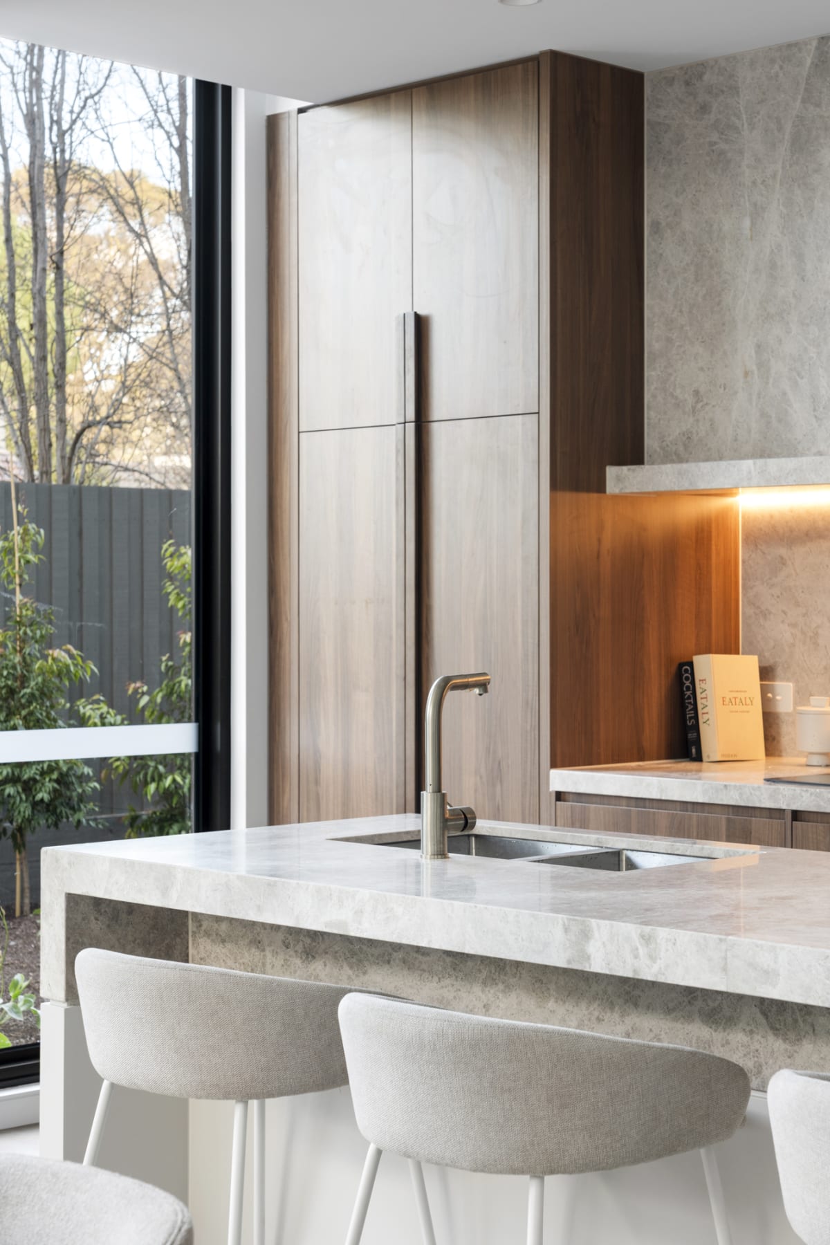 Threadneedle, Balwyn