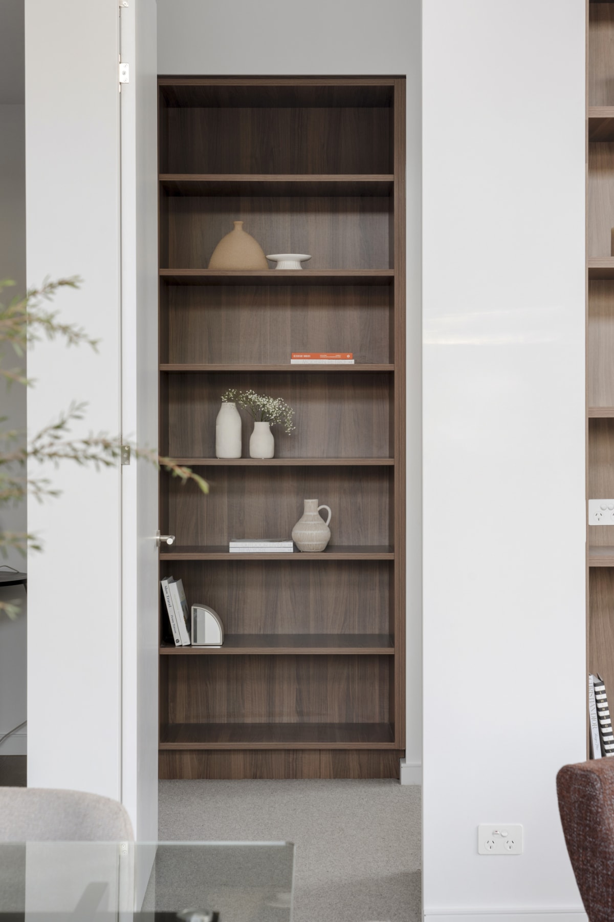 Threadneedle, Balwyn