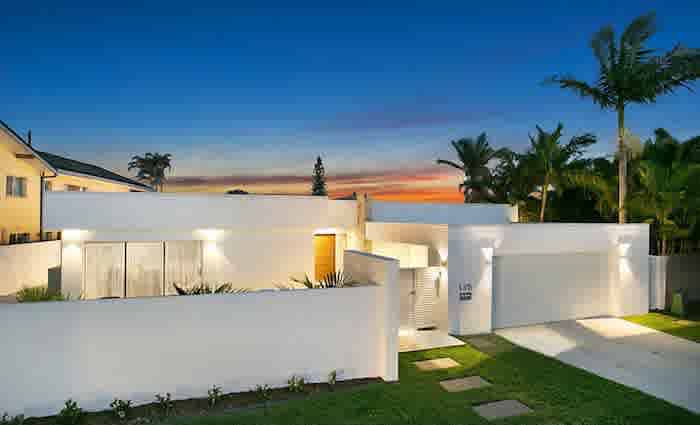 Contemporary Sorrento house listed for $1.55 million plus