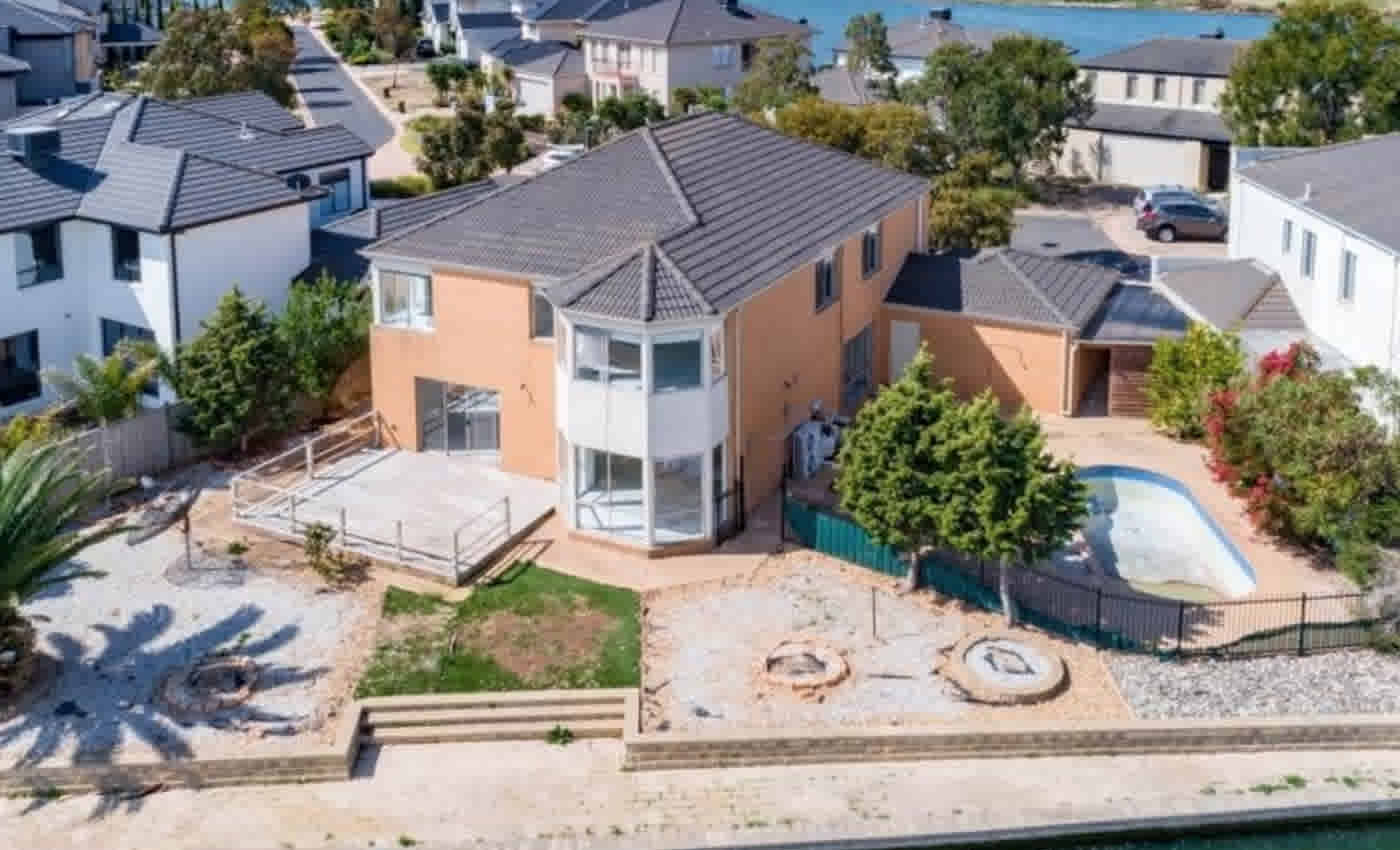 Waterfront Sanctuary Lakes mortgagee sale 