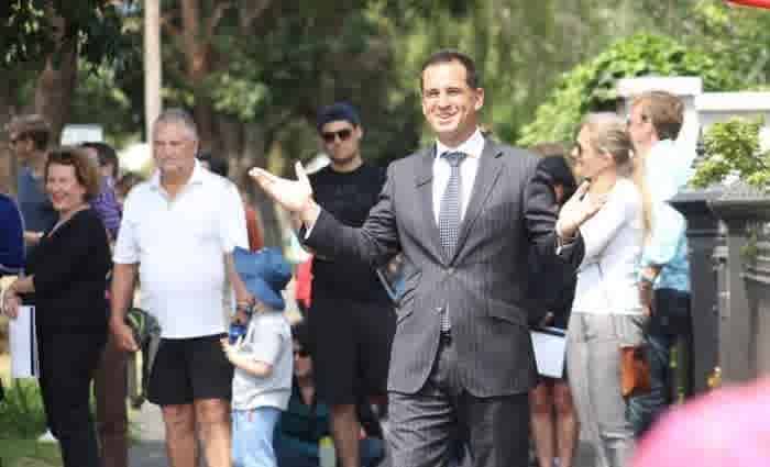 Melbourne's upmarket auction update: Plenty of good stock on offer