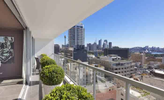 Garth Barnett's Altair apartment sells at auction