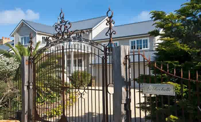 Horse breeder Rob Crabtree lists St Andrews Beach retreat