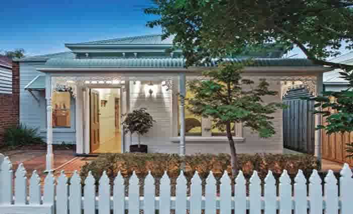 Josh Fraser can't sell his Nathan Buckley hand-me-down in Hawthorn