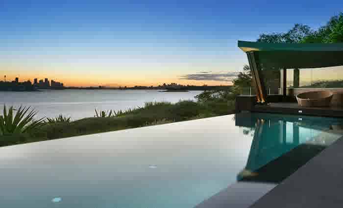 Retail billionaire Brett Blundy relists Rose Bay mansion with mid-$40 millions hopes
