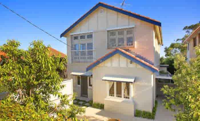 HelloFresh boss buys in Bronte