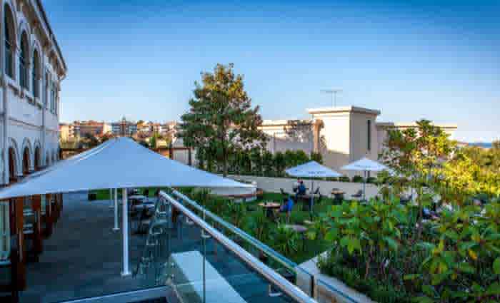 Iconic Clovelly Sydney hotel hits the market in time for summer ownership