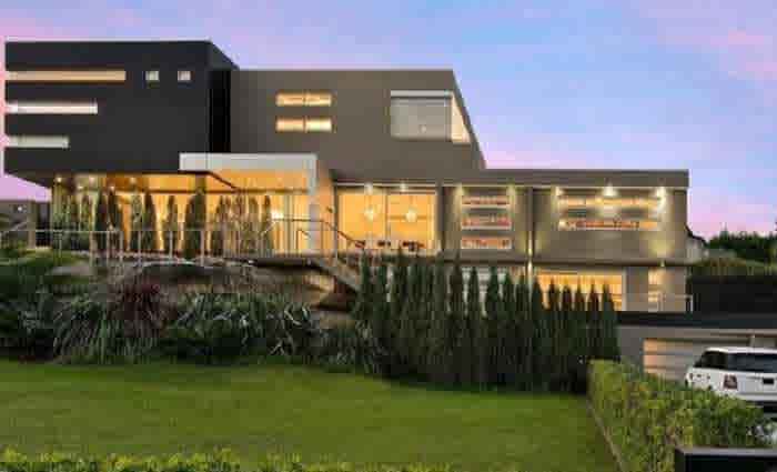 Kings Cross identity Fadi Ibrahim sells in Castle Cove