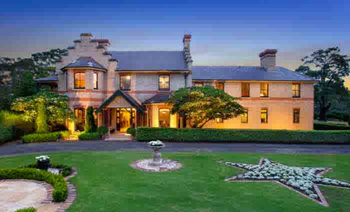 Mulgoa trophy home Glenleigh listed