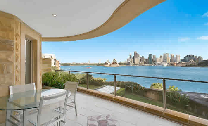 Dulux chairman secures $6.5 million for all white Kirribilli apartment