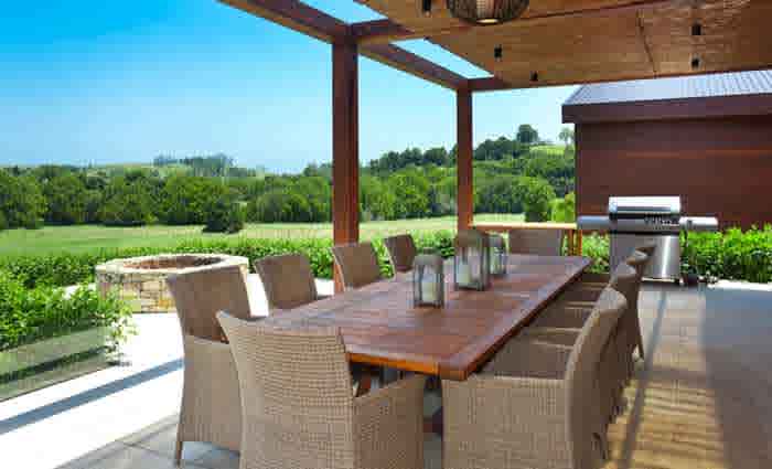 Horse breeder Paul Makin buys Byron hinterland retreat