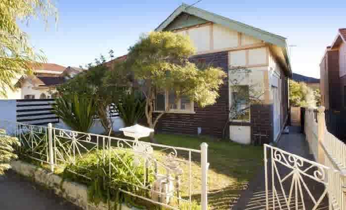 Manu buys in Maroubra for $1.9 million