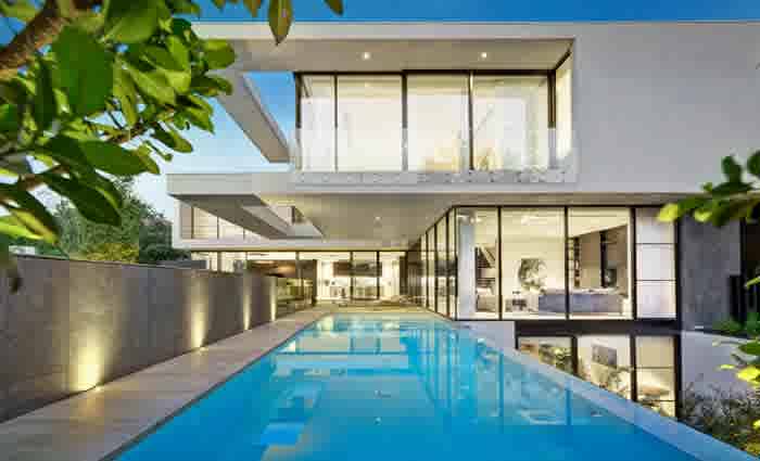 $20 million Toorak home bought by expats