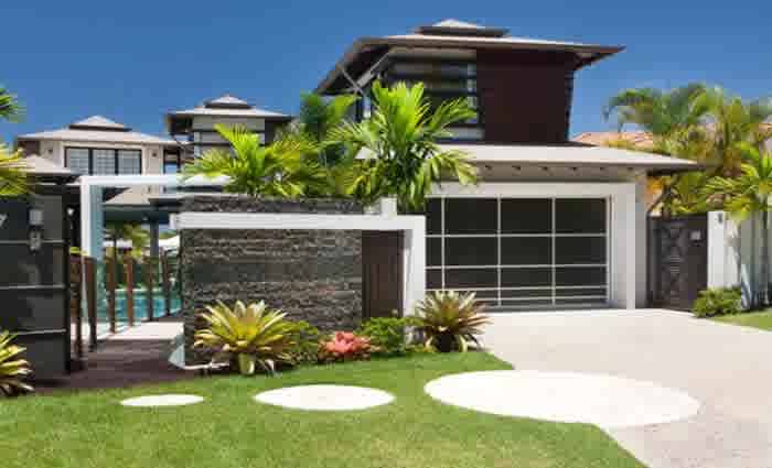 Chris Clout award winning Noosa riverfront listing