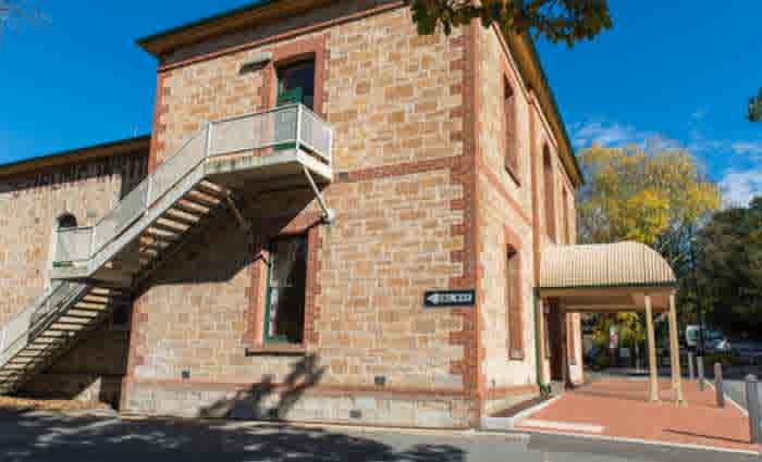 Why you should consider investing in commercial property: Realcommercial.com.au 