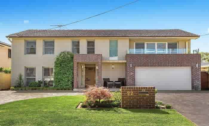 Former NRL star Bradley Clyde lists in Sylvania Waters