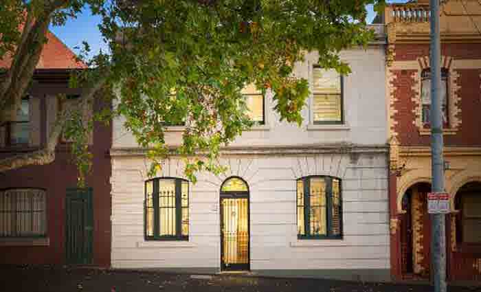 Squizzy Taylor Carlton offering finds buyer