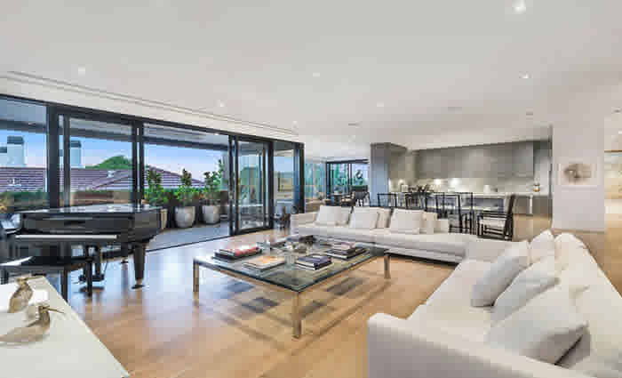 Kevan Gosper lists South Yarra trophy apartment