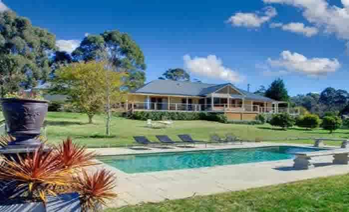 Macquarie Radio network's Russell Tate sells Robertson retreat