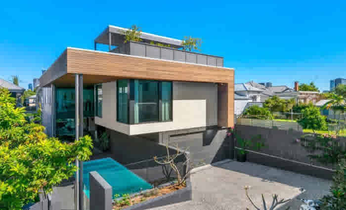 Brisbane restaurateurs list New Farm home 