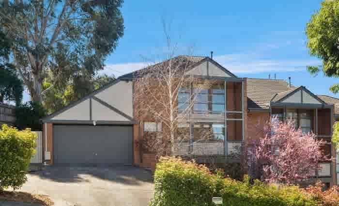 Balwyn North mortgagee home sold for $165,000 loss