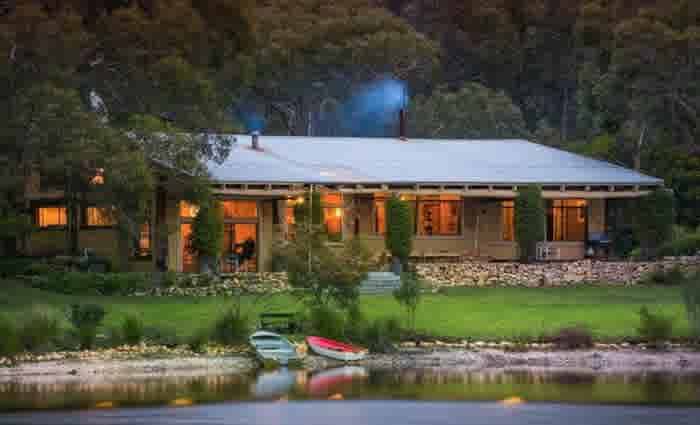 Environmentalist painter Richard Weatherly lists Mirranawarra estate 