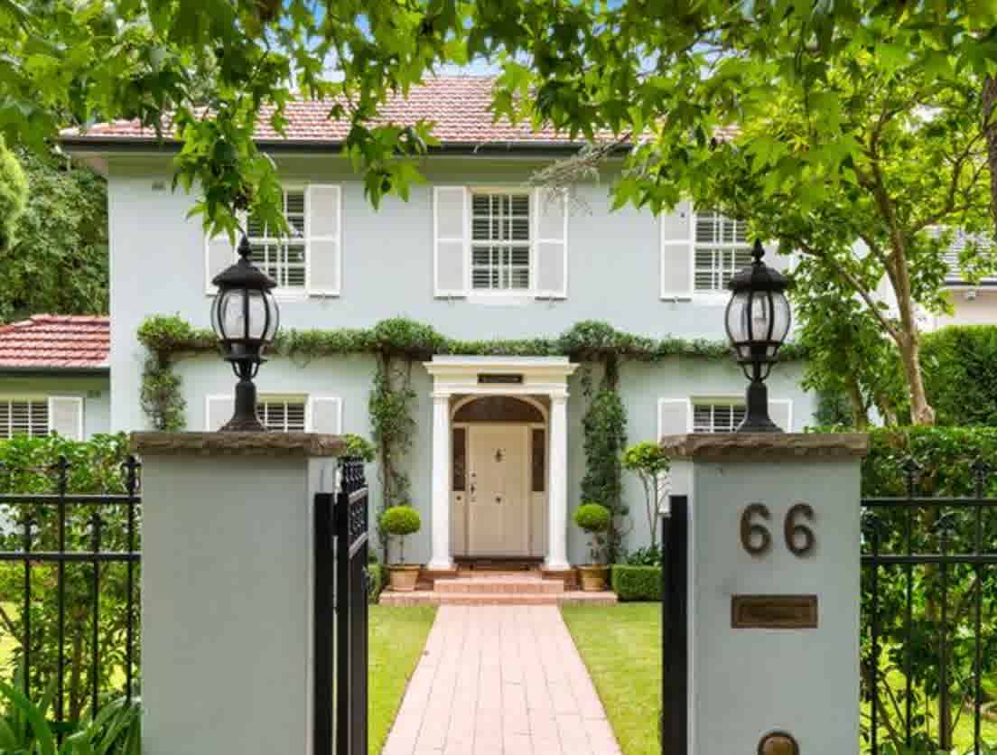 Former chief justice Murray Gleeson buys back into Pymble